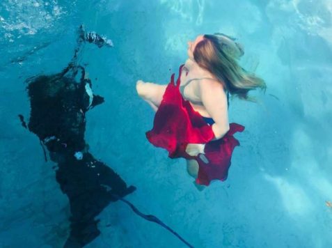 Underwater photography training internship - underwater modelling